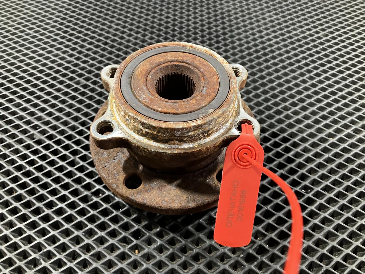 ступица передняя Volkswagen Passat CC 1 поколение 2010, 2.0 л., CCTA, бензин, АКПП, седан, 3C0498621 - фото №1