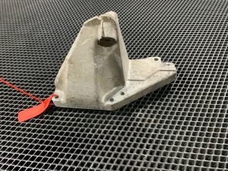 кронштейн двигателя Mercedes-Benz S-Класс W221 2009, 5.5 л., M 273.961, бензин, седан, A2732230504