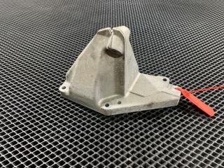 кронштейн двигателя Mercedes-Benz S-Класс W221 2009, 5.5 л., M 273.961, бензин, седан, A2732230504