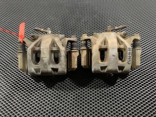 суппорт передний правый Infiniti FX35 2 поколение 2012, 3.5 л., VQ35HR, бензин, внедорожник 5 дв.