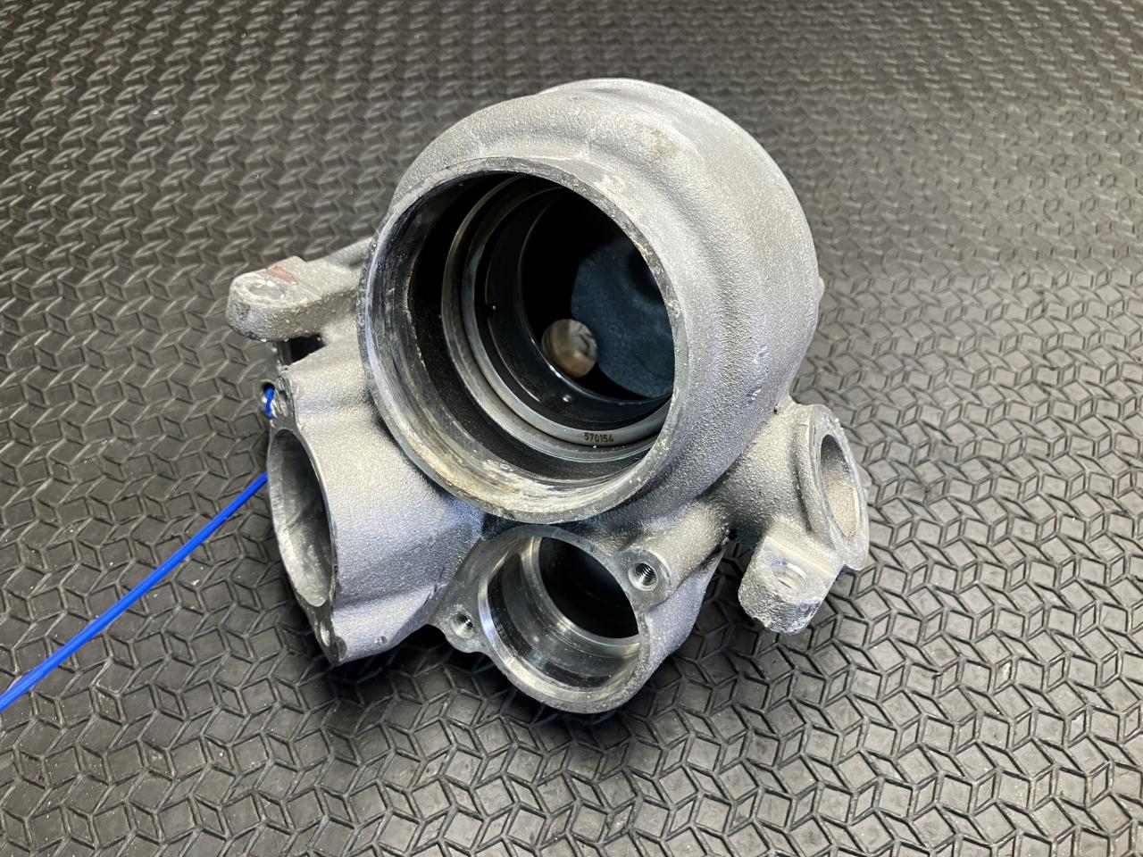 термостат Porsche Panamera 970 2010, 4.8 л., M 48.20, бензин, АКПП, хетчбэк 5 дв., 9481061801R, 94810606002 - фото №1