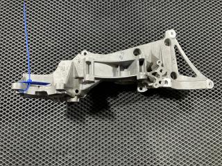 кронштейн генератора Volkswagen Passat (USA) 1 поколение 2011, 2.5 л., CBTA, бензин, АКПП, седан, 07K903143E