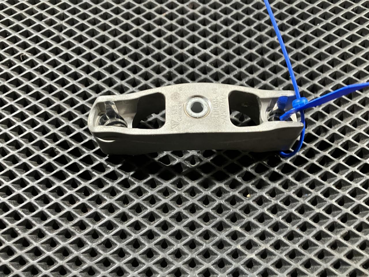 крепление форсунки Porsche Panamera 970 2010, 4.8 л., M 48.20, бензин, АКПП, хетчбэк 5 дв., 94811051501 - фото №1