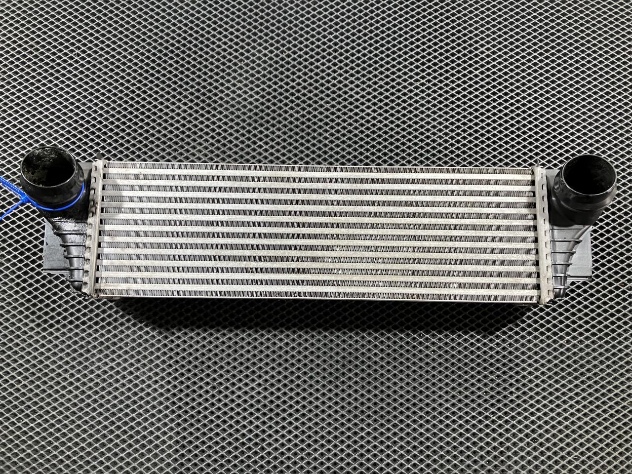 интеркулер BMW 6 серия F06/F12/F13 2013, 3.0 л., бензин, АКПП, седан, 17517605664, X5612001 - фото №1