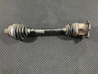 полуось передняя левая (приводной вал, ШРУС) Audi A6 4F/C6 2005, 3.2 л., AUK, бензин, АКПП, седан, 4F0407271H