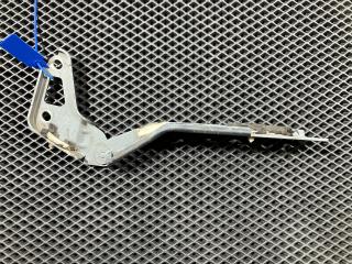 петля капота правая Audi Q7 4L 2008, 4.2 л., BAR, бензин, внедорожник 5 дв., 4L0823302