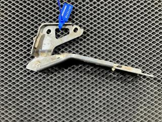 петля капота правая Audi Q7 4L 2008, 4.2 л., BAR, бензин, внедорожник 5 дв., 4L0823302