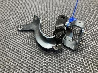 петля крышки багажника Audi Q7 4L 2008, 4.2 л., BAR, бензин, внедорожник 5 дв., 4L0827299B