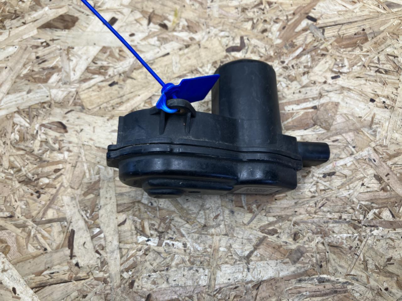 электроручник Audi A8 D4/4H 2012, 4.2 л., CDRA, бензин, АКПП, седан, 4H0615405AF - фото №1