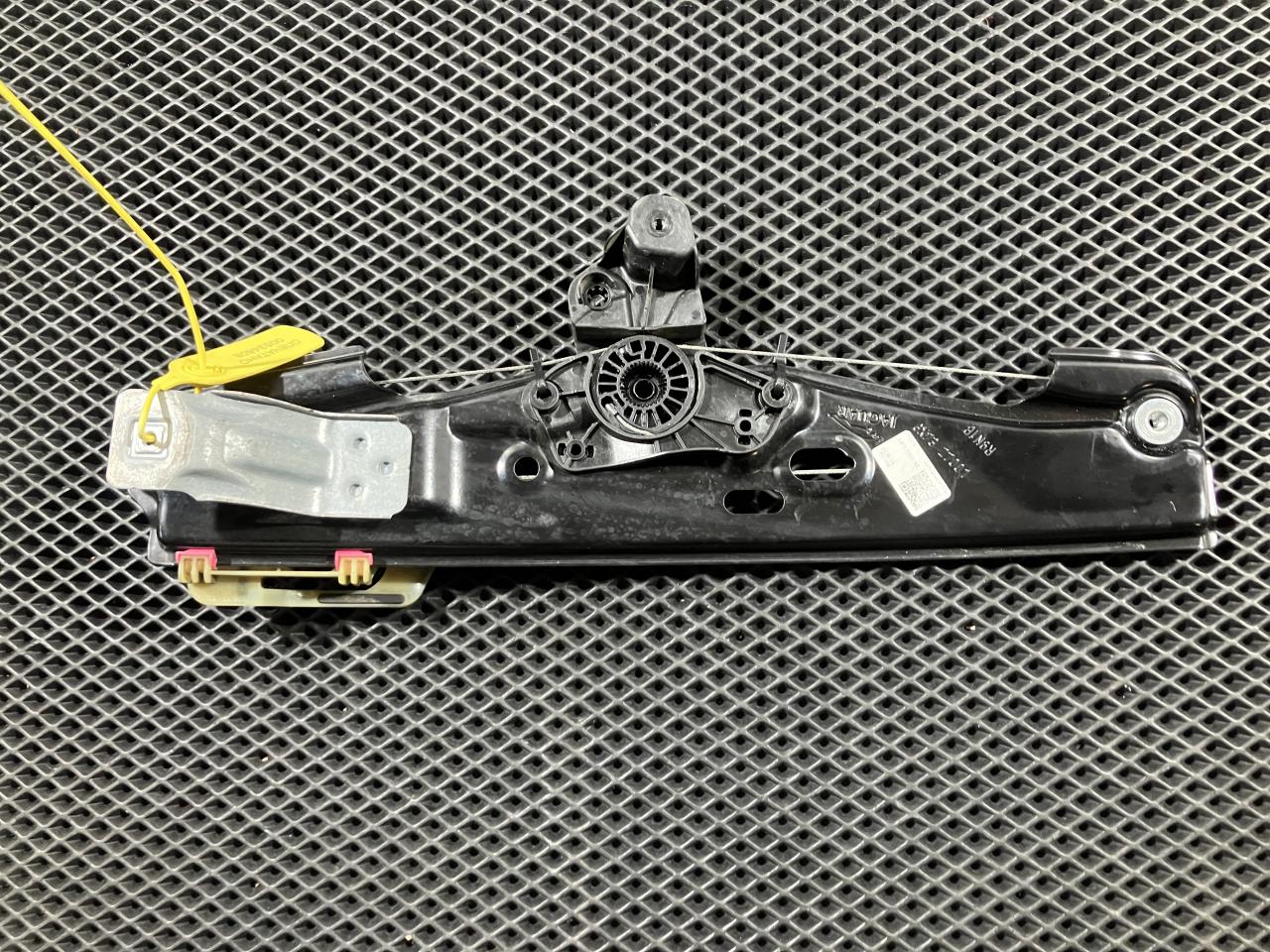 стеклоподъемник задний левый Jaguar XE 1 поколение X760 2017, 5.0 л., 508PN, бензин, АКПП, GX7327001AC, LR059009 - фото №1