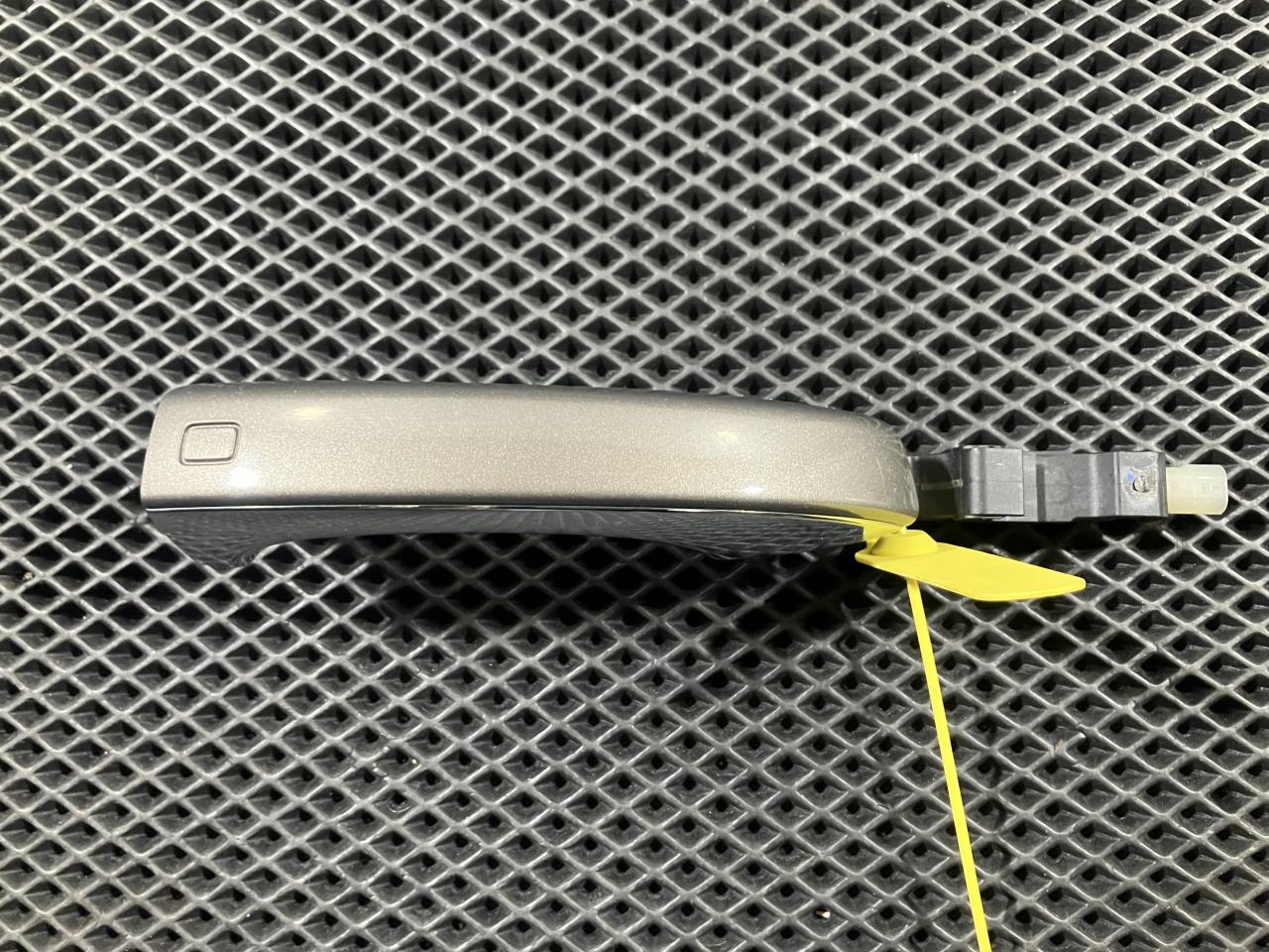 ручка наружная Audi A6 4G/C7 2012, 4.2 л., CDRA, бензин, АКПП, седан, 4H0837205B - фото №1