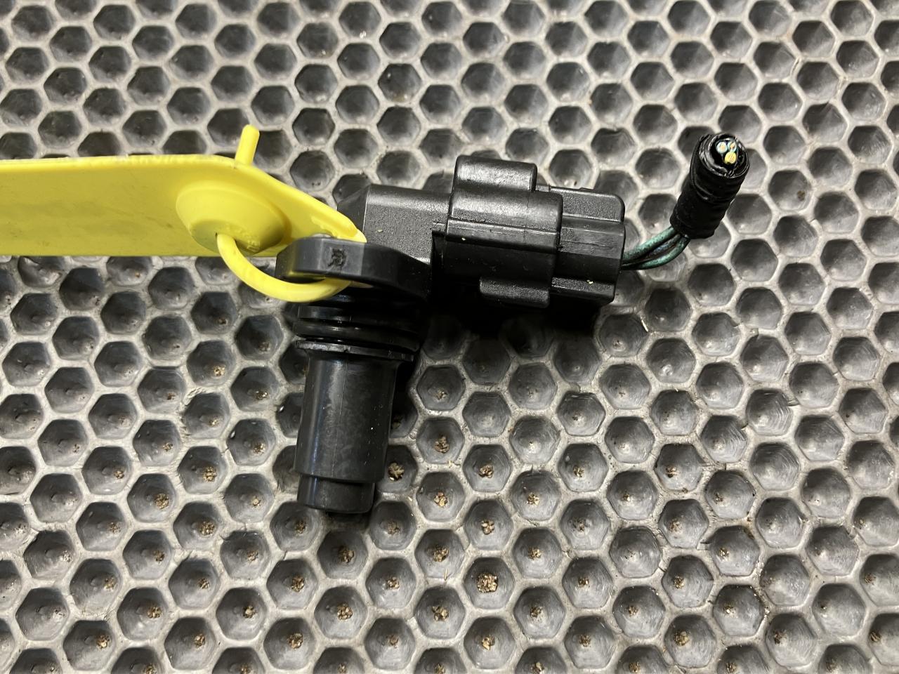 датчик распредвала Land Rover Range Rover 4 поколение 2017, 3.0 л., 306PS, бензин, АКПП, 8W9360255AA, LR014372, LR001397, AJ811224, 6G9N12K073BB, 31272689 - фото №1