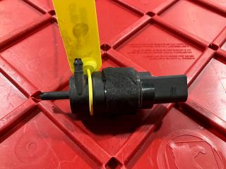 насос (моторчик) омывателя стекла Audi A8 D4/4H [рестайлинг] 2014, 2.0 л., CAEB, бензин, АКПП, седан, 8K5955647