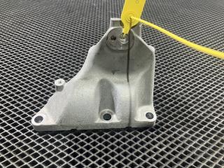 кронштейн двигателя Lexus LS 4 поколение 2007, 4.6 л., 1UR-FSE, бензин, АКПП, седан, 1230138190