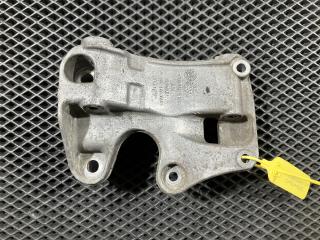 кронштейн генератора Audi A8 D4/4H [рестайлинг] 2014, 4.2 л., CDRA, бензин, АКПП, седан, 079903805AF