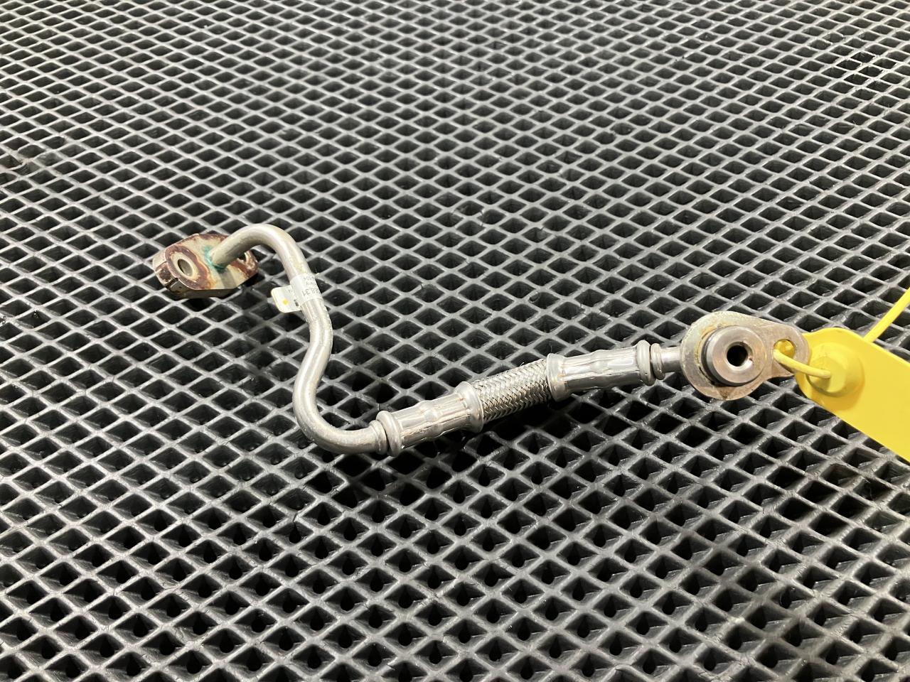 масляная трубка Porsche Macan 1 поколение 2014, 3.6 л., MCT.LA, бензин, АКПП, внедорожник 5 дв., 94610708831 - фото №1