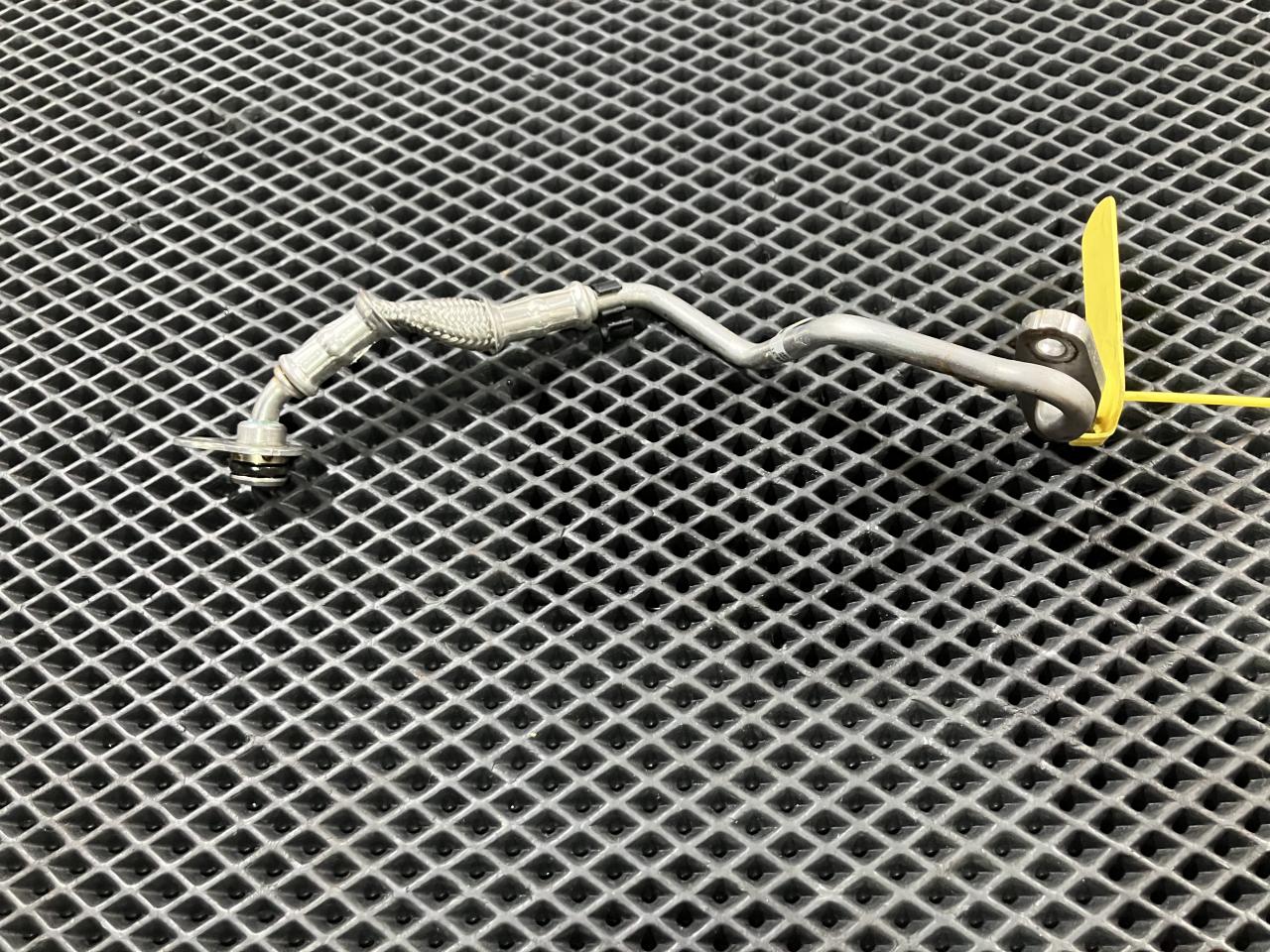 масляная трубка Porsche Macan 1 поколение 2014, 3.0 л., MCT.MA, бензин, АКПП, внедорожник 5 дв., 94610708931 - фото №1