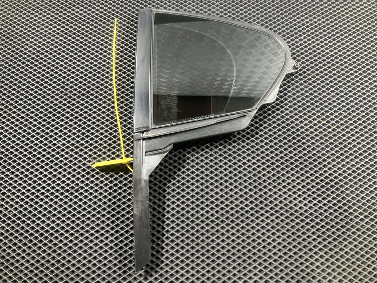 форточка задняя левая Jaguar XE 1 поколение 2016, 5.0 л., 508PN, бензин, АКПП, седан, GX7325829A - фото №1