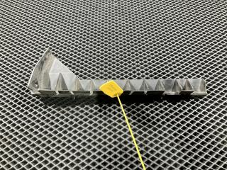 Крепление бампера заднего Audi A8 D3 [2-й рестайлинг] 2008, 4.2 л., BVJ, бензин, седан, 4E0807572A