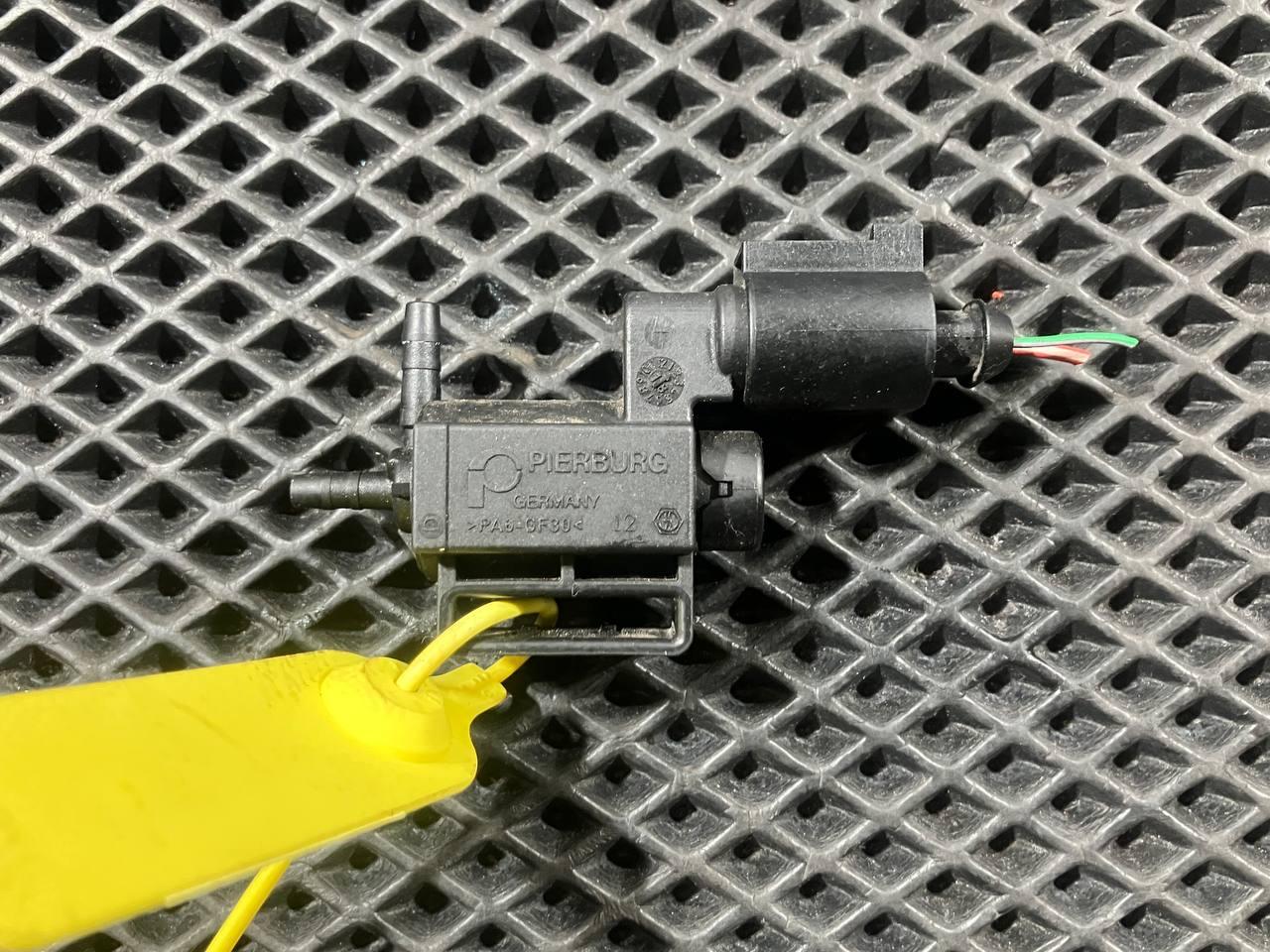 электромагнитный клапан Audi Q7 4M 2016, 3.0 л., CREC, бензин, АКПП, внедорожник 5 дв., 037906283C, 06E133520M - фото №1