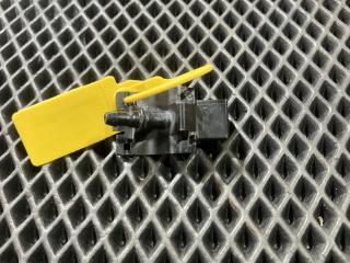 форсунка омывателя лобового стекла Lexus LS 4 поколение [2-й рестайлинг] 2015, 4.6 л., 1UR-FSE, бензин, АКПП, седан