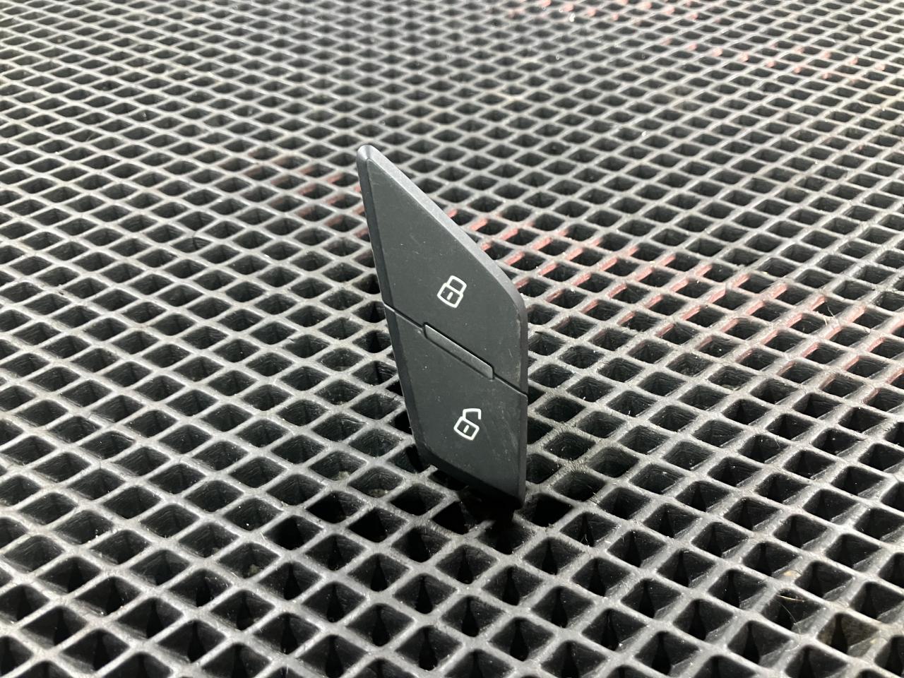 Кнопка блокировки двери Audi A8 D4/4H 2012, 4.2 л., CDRA, бензин, АКПП, седан, 4H0962108B - фото №1
