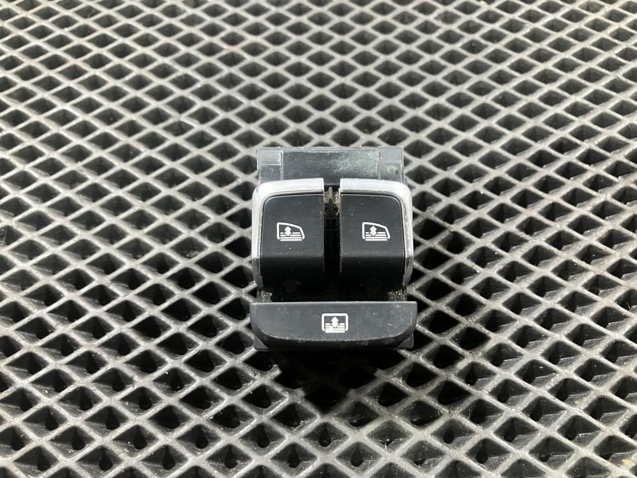 блок управления стеклоподъемниками задней Audi A8 D4/4H 2012, 4.2 л., CDRA, бензин, АКПП, седан, 4H0959851F - фото №1