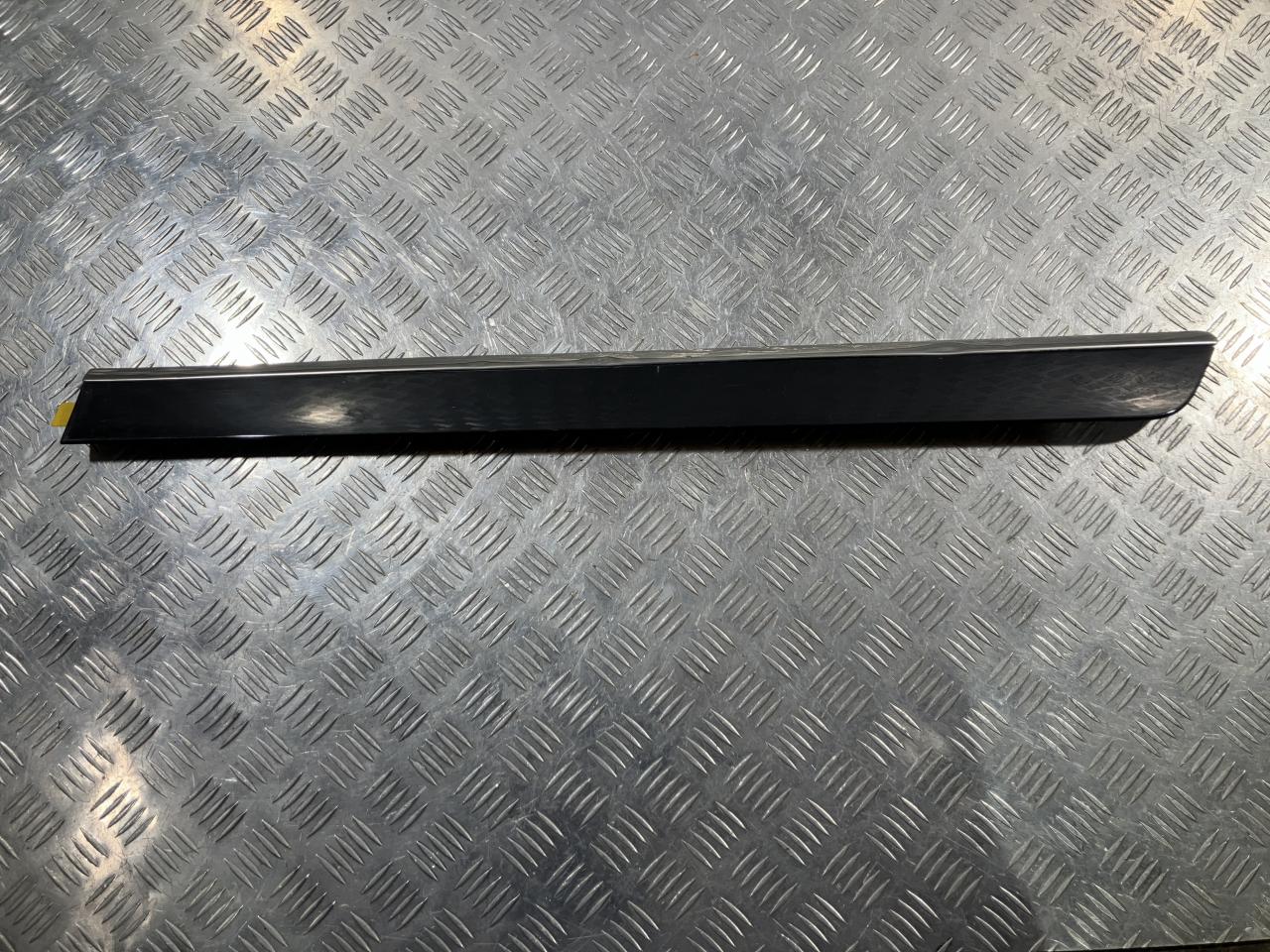 молдинг двери задней левой Mercedes-Benz GL-Класс X164 2006, 4.7 л., M 273.923, бензин, внедорожник 5 дв., A16469051629775, 16469051629775, A16469052629775, 16469052629775, A16469011629723, 16469011629723, A16469028629775, 16469028629775 - фото №1