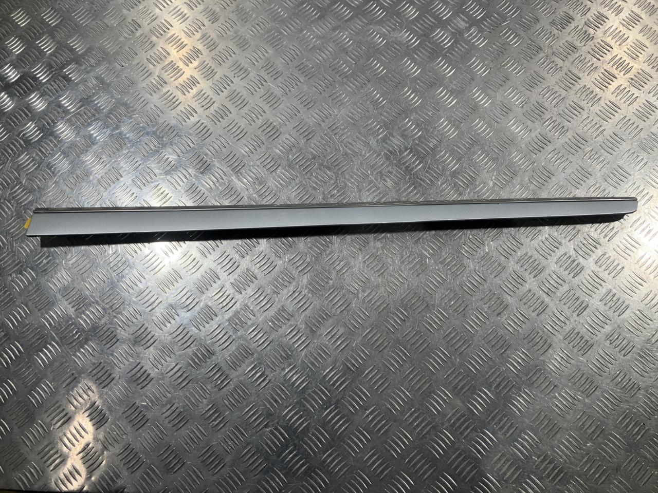 молдинг двери передней правой Mercedes-Benz GL-Класс X164 2007, 4.7 л., M 273.923, бензин, внедорожник 5 дв., A16469051629775, 16469051629775, A16469052629775, 16469052629775, A16469011629723, 16469011629723, A16469028629775, 16469028629775 - фото №1