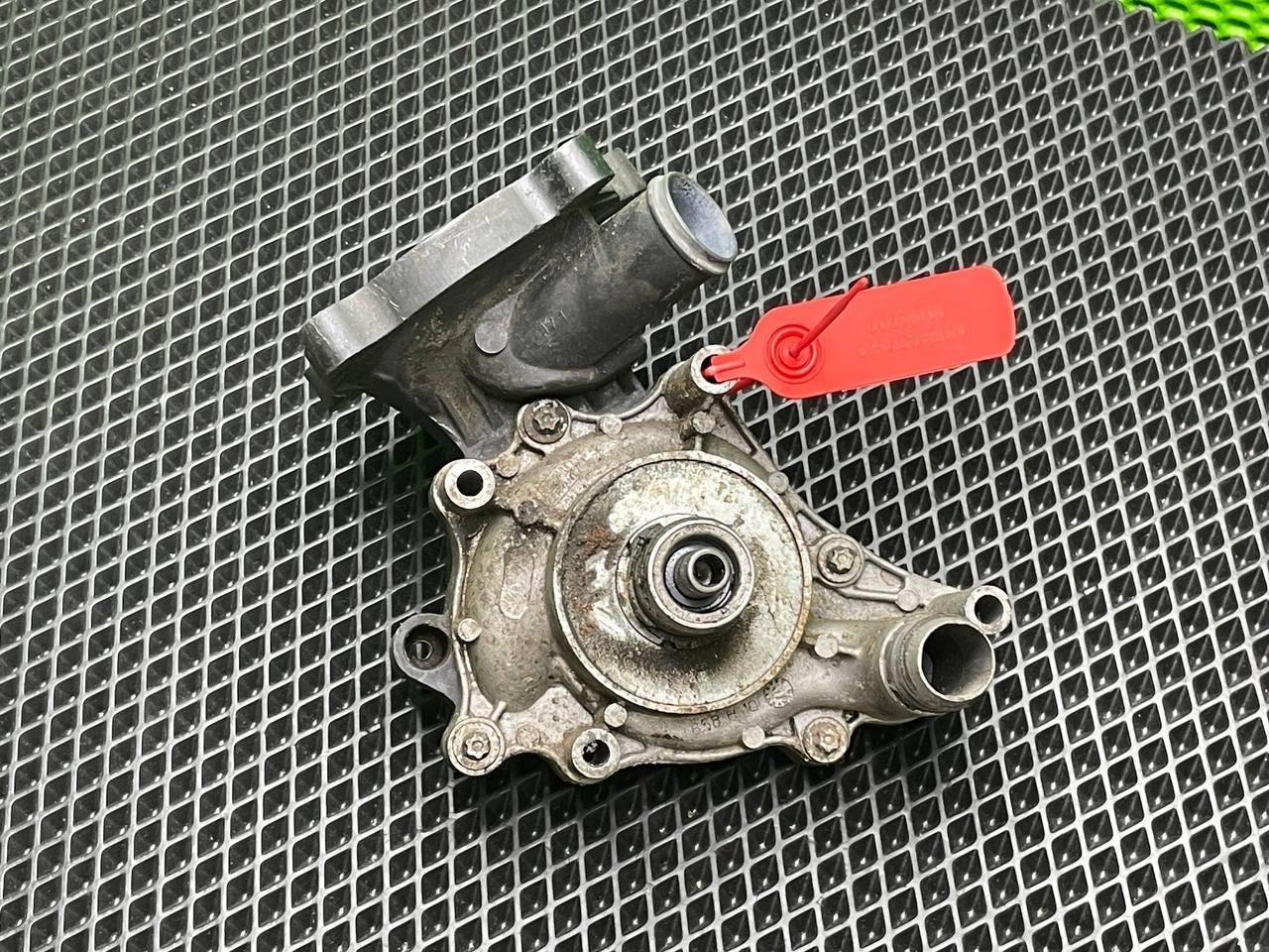 помпа Audi A8 D4/4H 2012, 4.2 л., CDRA, бензин, АКПП, седан, 079121014F - фото №1