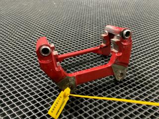 скоба суппорта Audi A7 4G 4GA 2013, 3.0 л., CGWA, бензин, АКПП, седан, 4G6NDE, 4G6N-DE