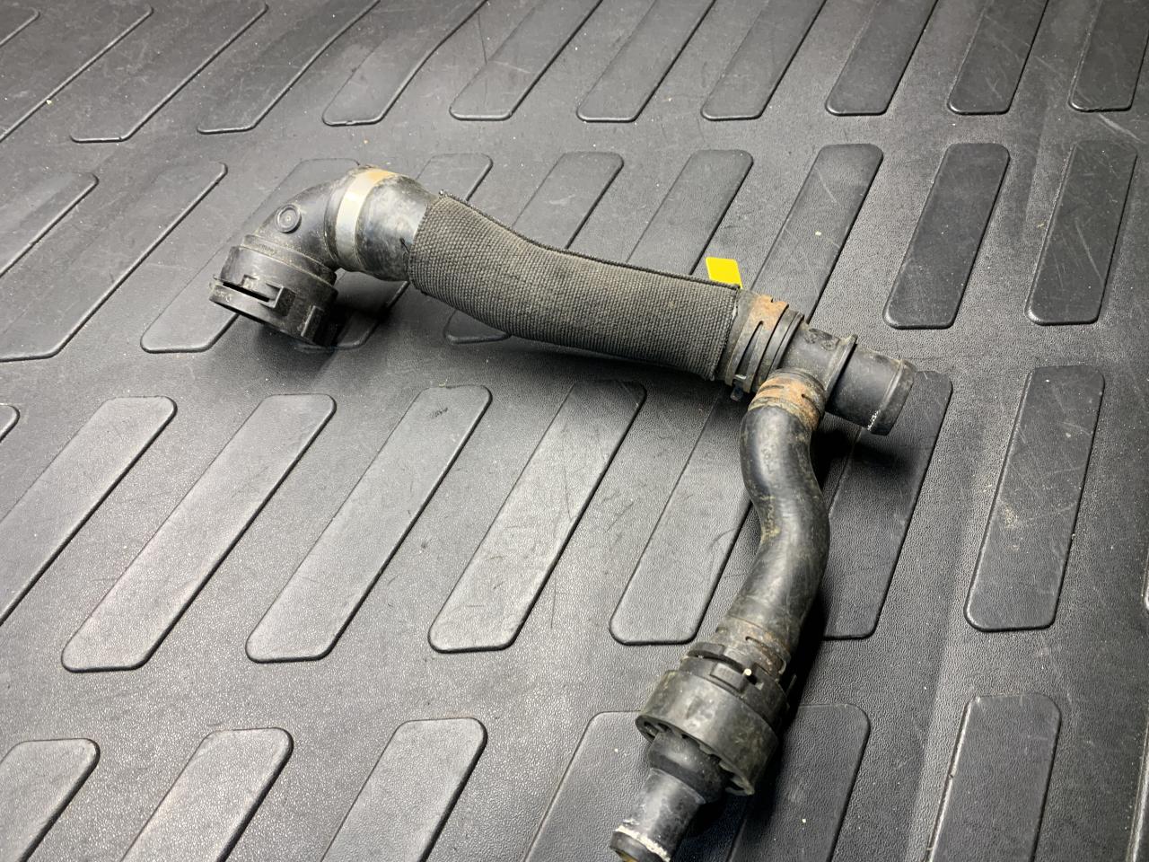 патрубок (трубопровод, шланг) Volkswagen Passat CC 1 поколение 2010, 2.0 л., CCZA, бензин, АКПП, купе, 3B0122291H - фото №1