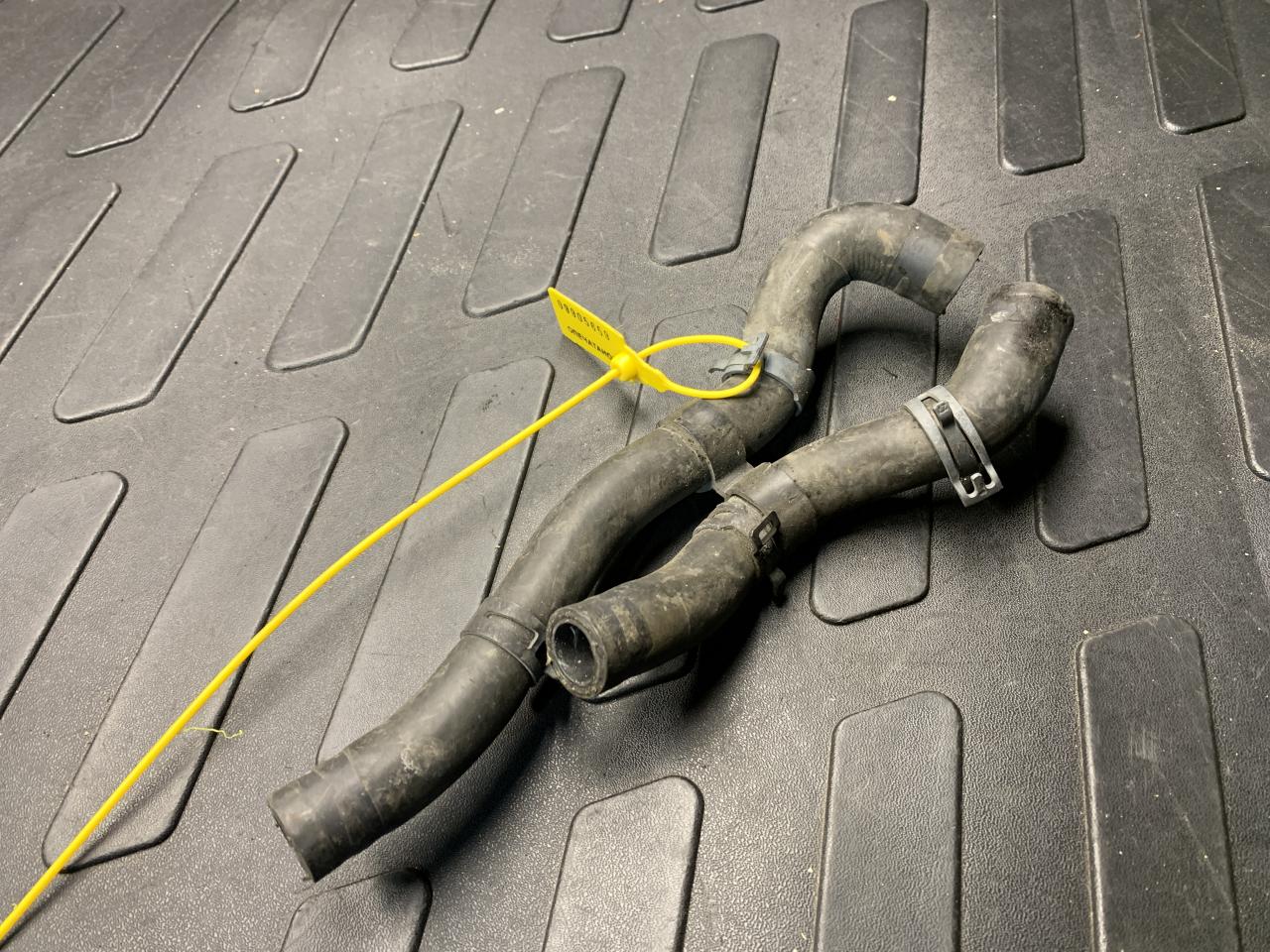 патрубок (трубопровод, шланг) Volkswagen Passat CC 1 поколение 2012, 2.0 л., CCZB, бензин, купе, 3C0122063M - фото №1