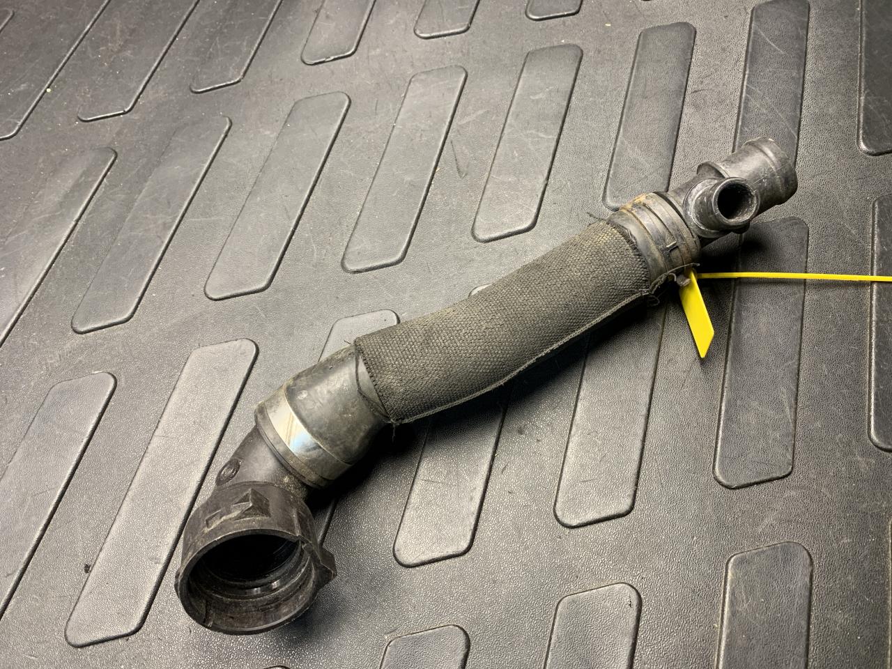 патрубок (трубопровод, шланг) Volkswagen Passat CC 1 поколение 2010, 2.0 л., CCZA, бензин, АКПП, купе, 3B0122291H - фото №1