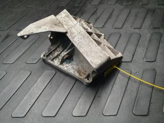 кронштейн гидроусилителя Audi A8 D3 [рестайлинг] 2006, 4.2 л., BFM, бензин, седан, 077260885N