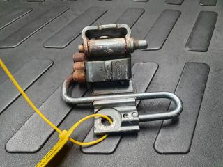 петля двери Audi A6 4F/C6 2006, 3.2 л., BKH, бензин, АКПП, седан, 8E0831412E