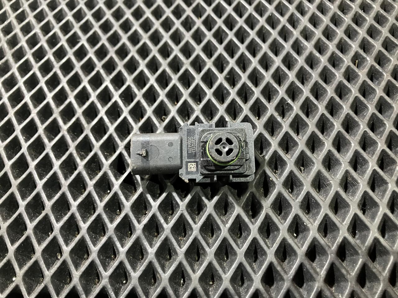 датчик (прочие) Volkswagen Passat (USA) 1 поколение 2012, 2.5 л., бензин, седан, 07K906051 - фото №1