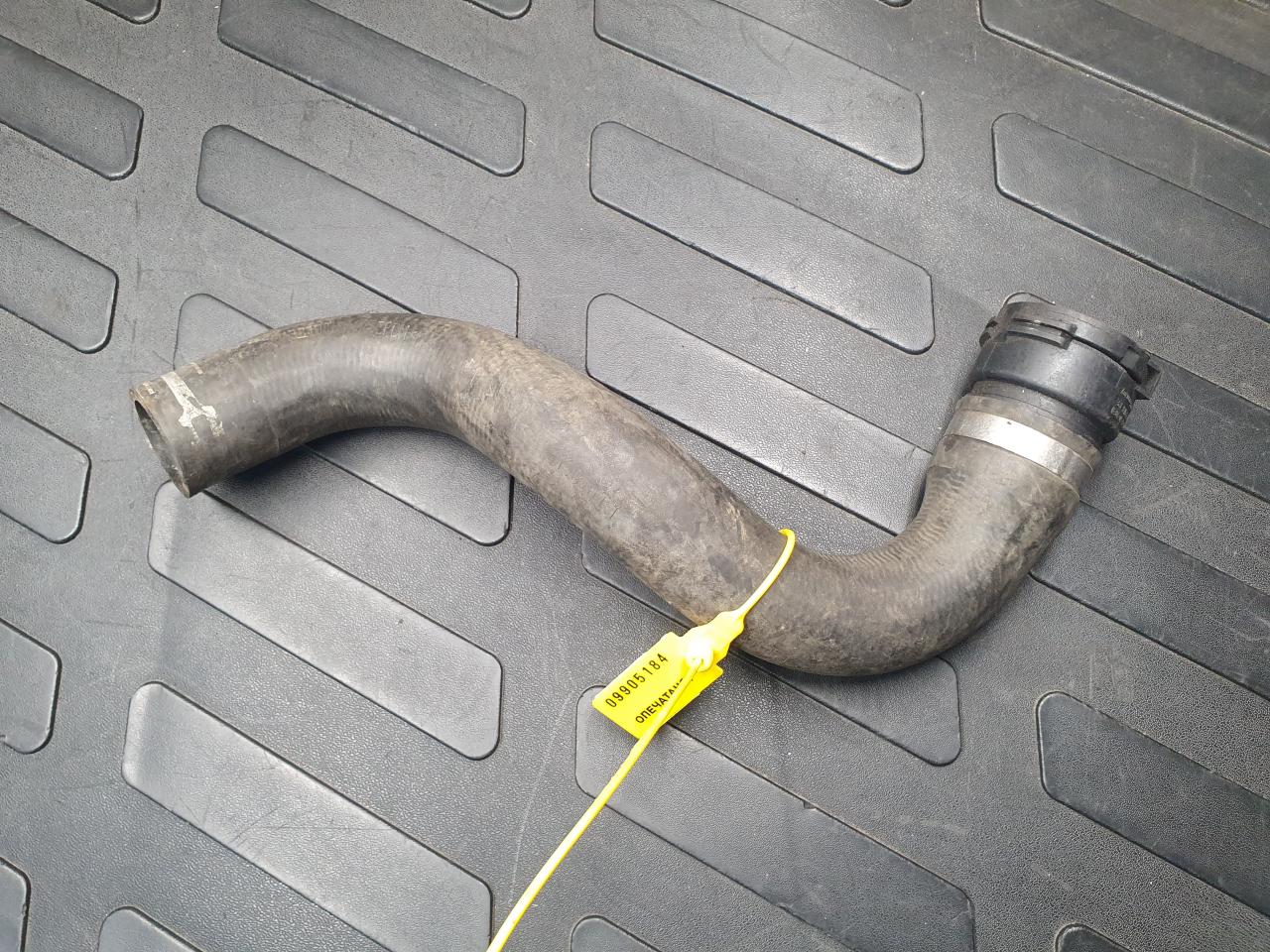 патрубок (трубопровод, шланг) Audi Q7 4L 2008, 4.2 л., BAR, бензин, внедорожник 5 дв., 7L6122101F - фото №1