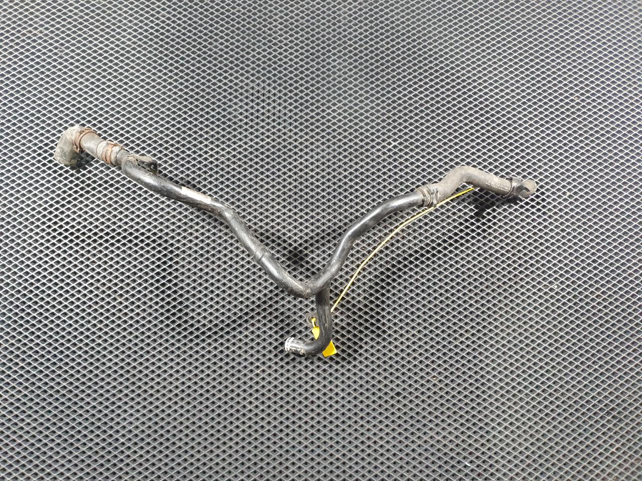 трубка охлаждающей жидкости Audi Q7 4L 2006, 4.2 л., BAR, бензин, внедорожник 5 дв., 7L6121109R, 7L6121070AK - фото №1