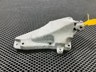 кронштейн двигателя Mercedes-Benz GL-Класс X164 [рестайлинг] 2011, 4.7 л., M 273.923, бензин, внедорожник 5 дв., A2732232204