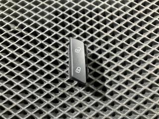 кнопка центрального замка Volkswagen Passat (USA) 1 поколение 2011, 1.8 л., бензин, седан, 561962136