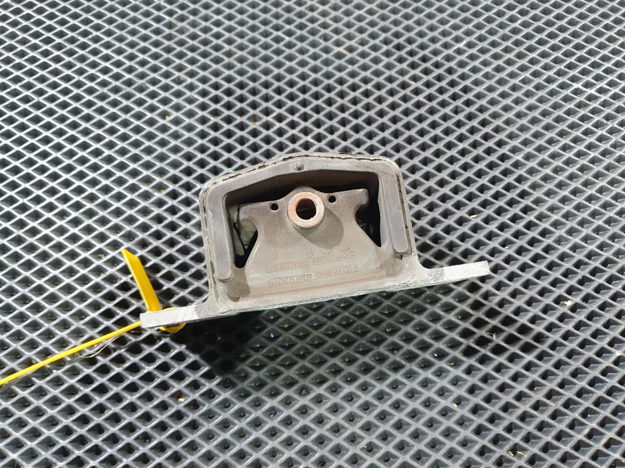 подушка крепления КПП Infiniti FX35 1 поколение 2006, 3.5 л., VQ35DE, бензин, АКПП, внедорожник 5 дв., 11320CG105 - фото №1