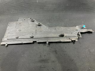 защита днища Jaguar XE 1 поколение X760 2018, 5.0 л., 508PN, бензин, АКПП, GX73-104C20-AE, T2H19131