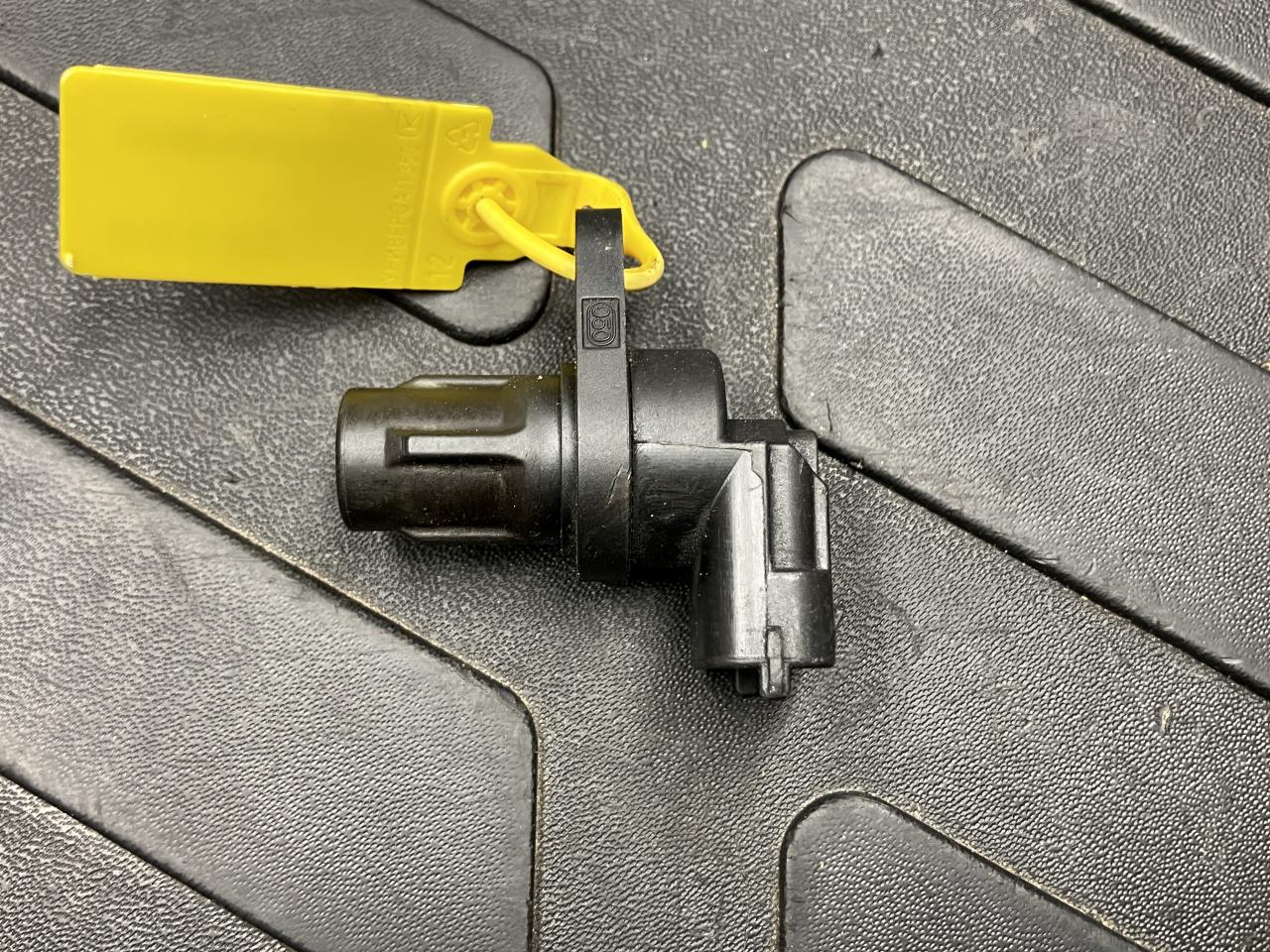 датчик распредвала Mercedes-Benz S-Класс W221 2008, 5.5 л., M 273.961, бензин, седан, A0041539628, A2729050043, 0232103050 - фото №1