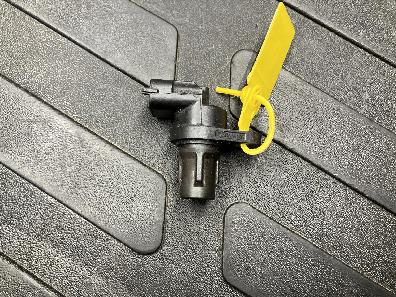 датчик распредвала Mercedes-Benz S-Класс W221 2008, 5.5 л., M 273.961, бензин, седан, A0041539628, A2729050043, 0232103050 - фото №1