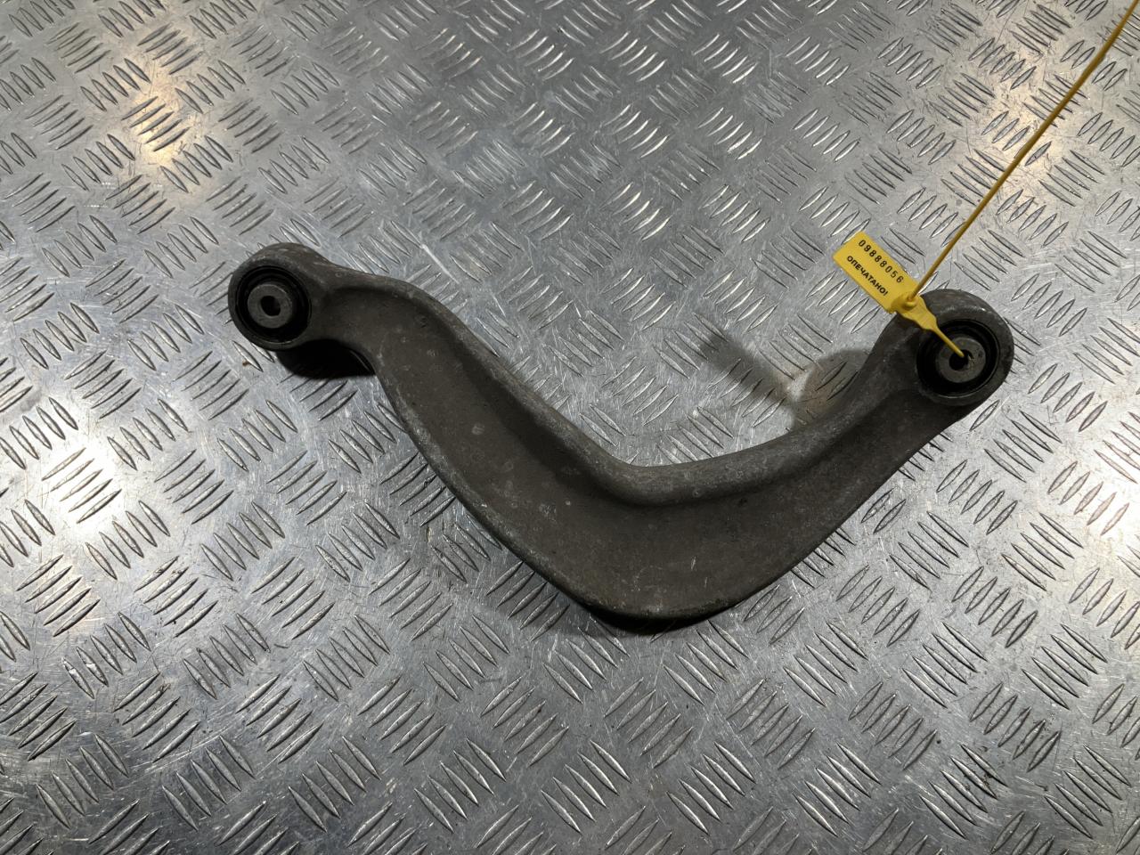 рычаг задний правый Audi A7 4G 2012, 3.0 л., CGXB, бензин, АКПП, хетчбэк 5 дв., 8K0505323H - фото №1