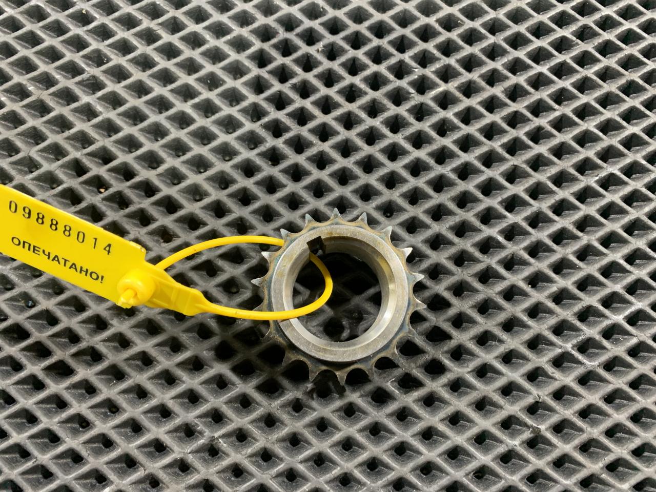 шестерня (звездочка) коленвала Lexus LS 4 поколение 2007, 4.6 л., 1UR-FSE, бензин, АКПП, седан, 1352138020 - фото №1