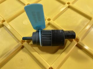 насос (моторчик) омывателя фар Jaguar XJ 4 поколение [рестайлинг] 2017, 5.0 л., 508PN, бензин, АКПП, черный, седан, 6M21-13K082-AB, C2D10540