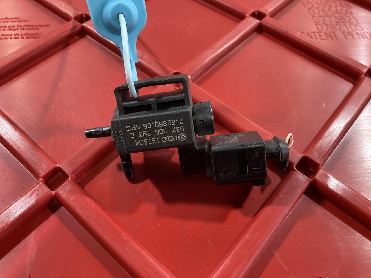 электромагнитный клапан Audi Q7 4M 2016, 3.0 л., CREC, бензин, АКПП, внедорожник 5 дв., 037906283C - фото №1