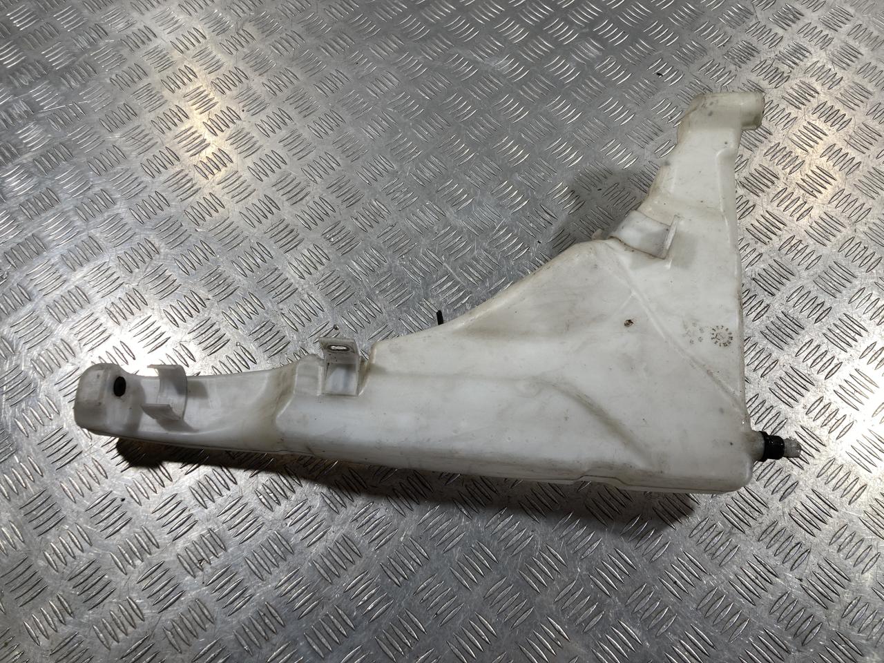 бачок омывателя Audi A8 D4/4H 2012, 4.2 л., CDRA, бензин, АКПП, седан, 4H0955451A - фото №1